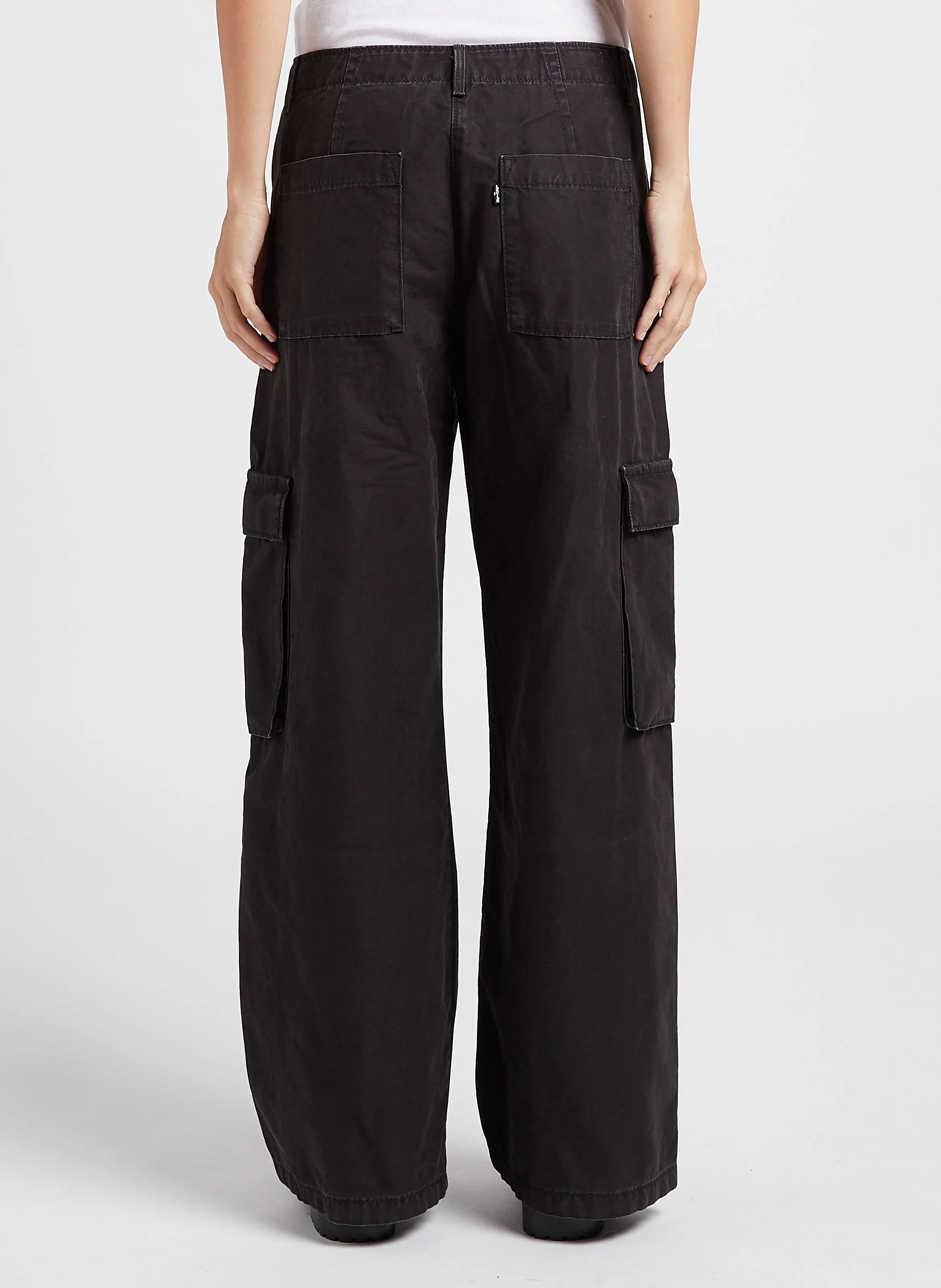 BAGGY CARGO - Pantalón ancho de algodón con talle medio alto en negro