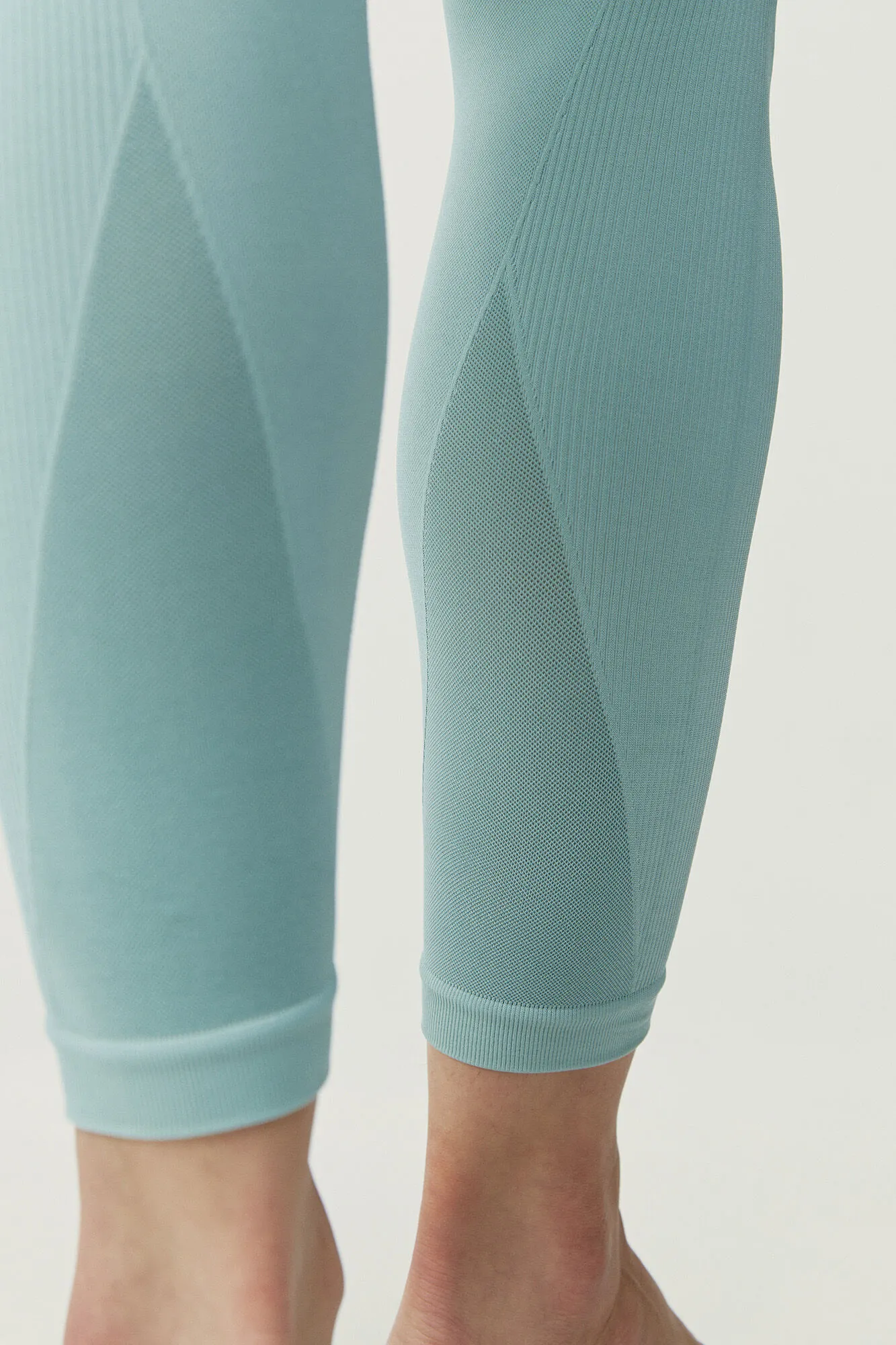 Born Living Yoga Legging Amal Old Green