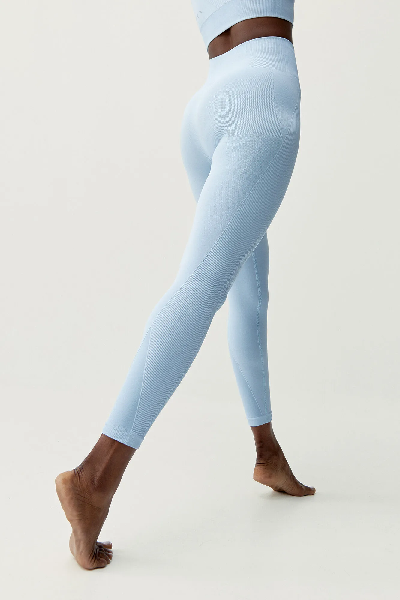 Born Living Yoga Legging Amal Sky Soft