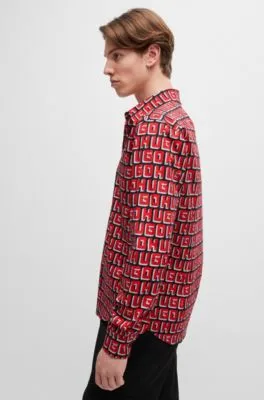 Camisa slim fit de popelín de algodón elástico con logo estampado