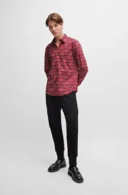 Camisa slim fit de popelín de algodón elástico con logo estampado