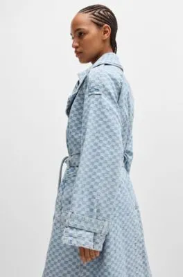 Gabardina larga en denim con jacquard a cuadros