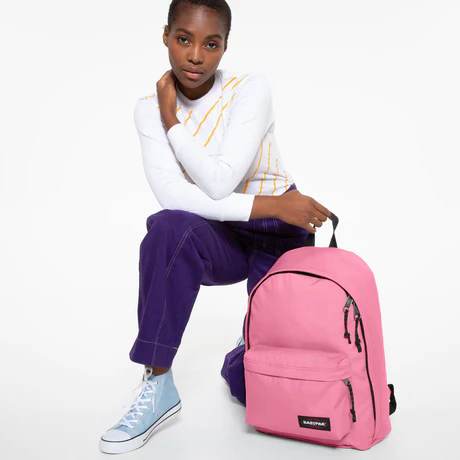 MOCHILA EASTPAK Out Of Office 27 litros con bolsillo ordenador EK767N83 PLAYFUL PINK rosa