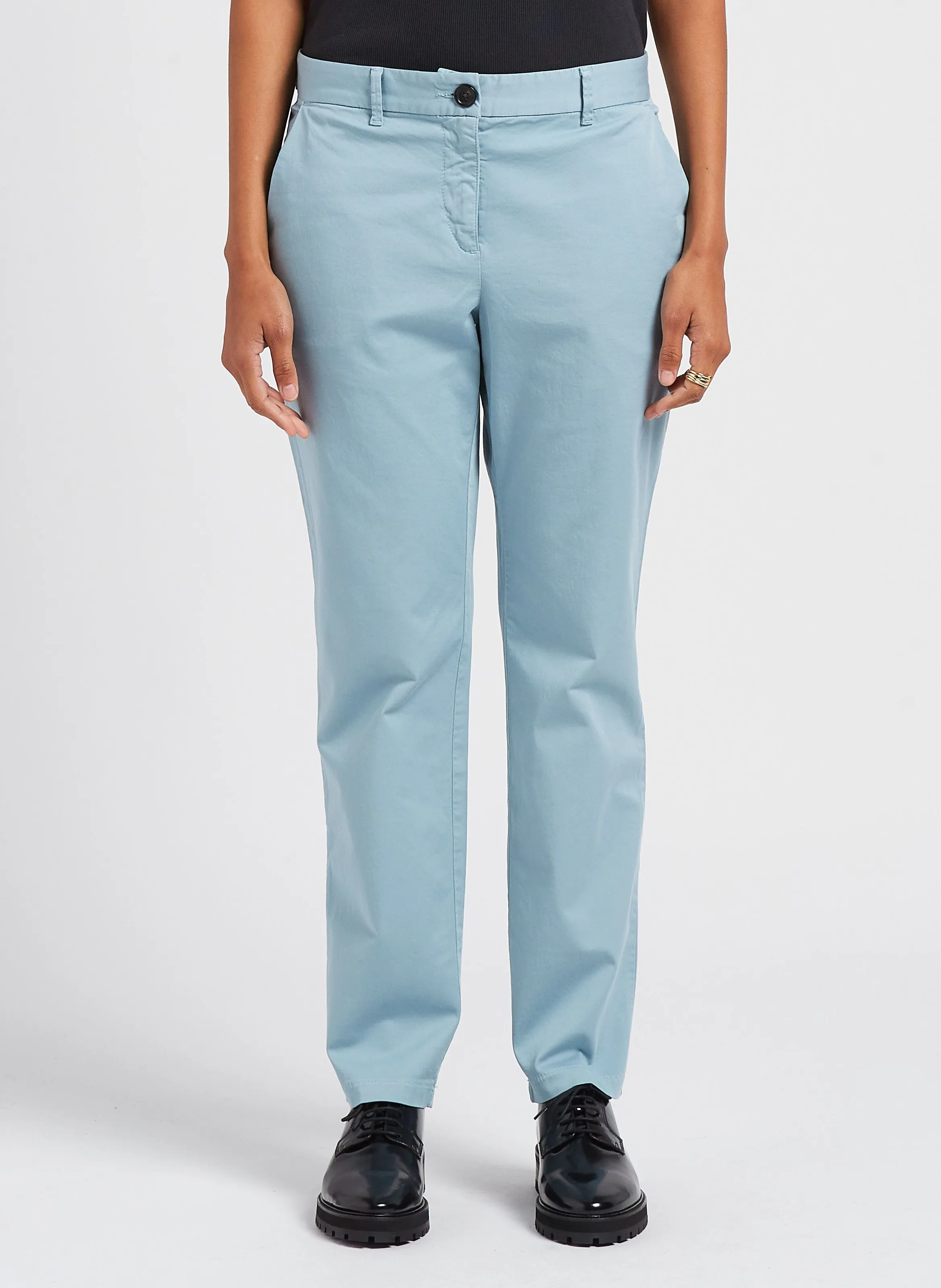 Pantalón chino de algodón orgánico en azul