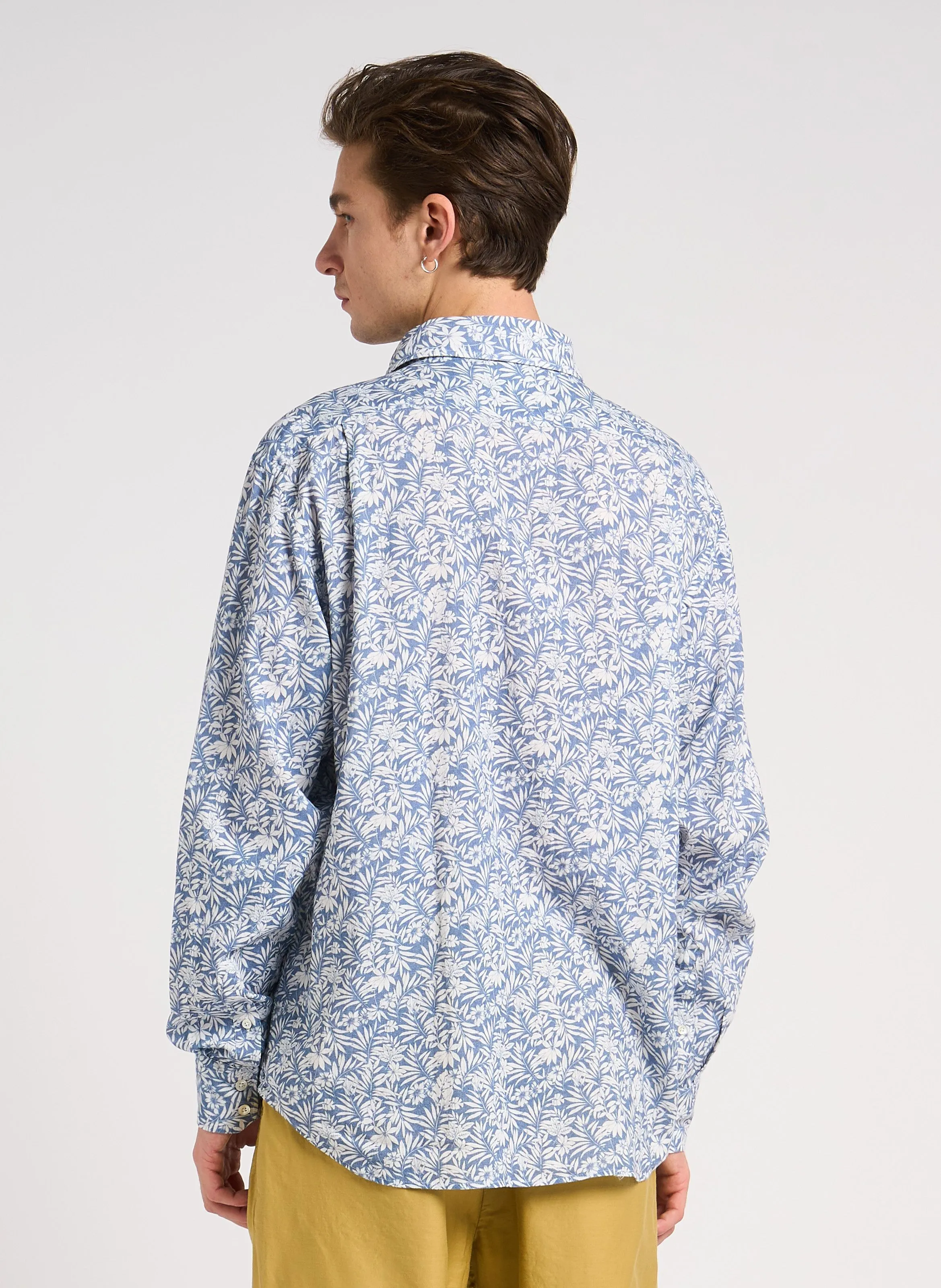 PAUL - Camisa regular fit con estampado vegetal en mezcla de lino. en azul