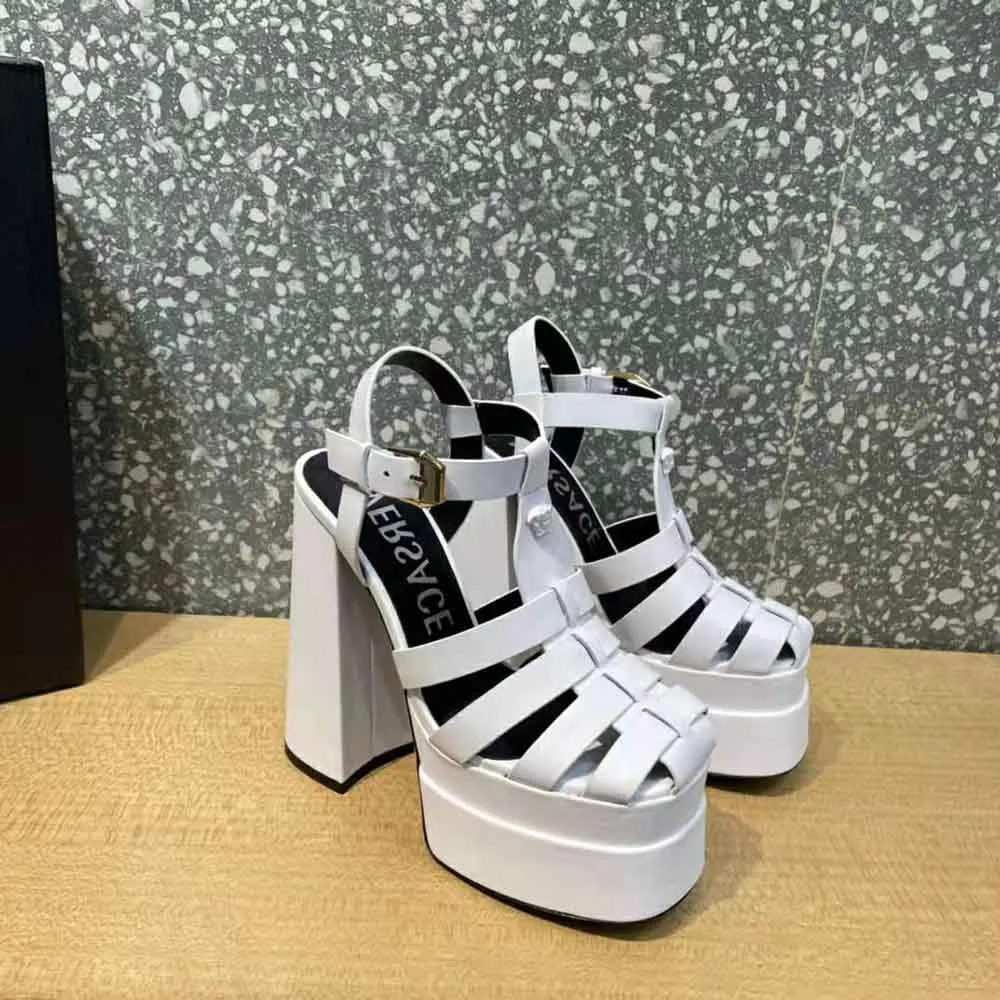 Versace Mujer Sandalias con plataforma La Medusa en piel de becerro-Blanco