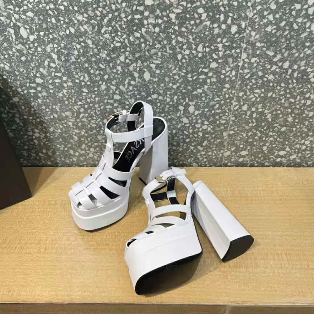 Versace Mujer Sandalias con plataforma La Medusa en piel de becerro-Blanco